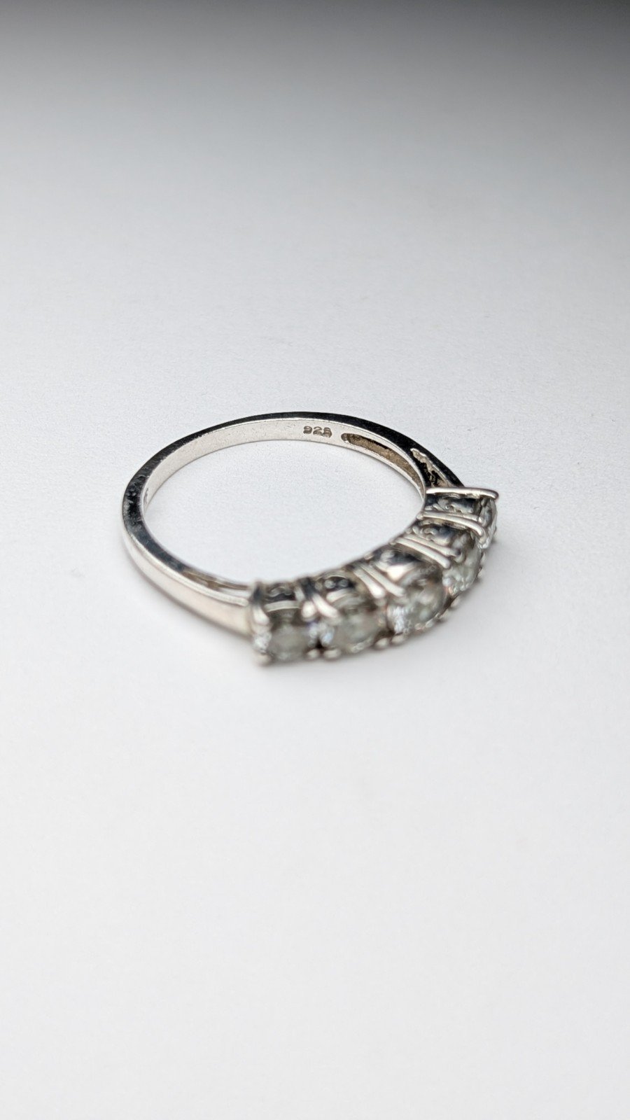 Vintage Sterling Silver Single Row Clear Gemstone Swarovski Ring | Size R 1/2 - Image 4