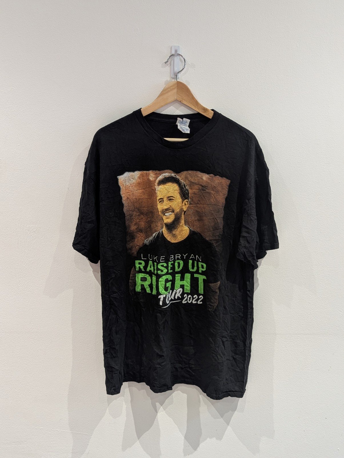 Vintage Style Luke Bryan Raised Up Right Tour 2022 Black T Shirt Extra Large