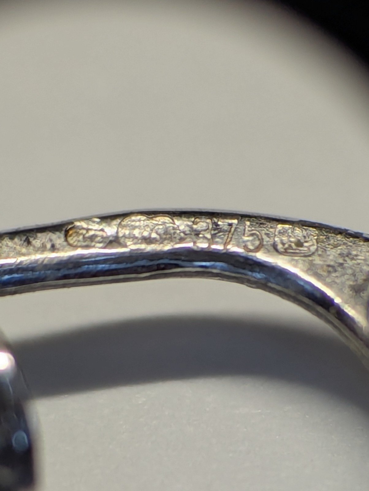 Vintage 9ct White Gold Twist Creole Hoop Earrings | 2.9g | 30mm Hoops - Image 8