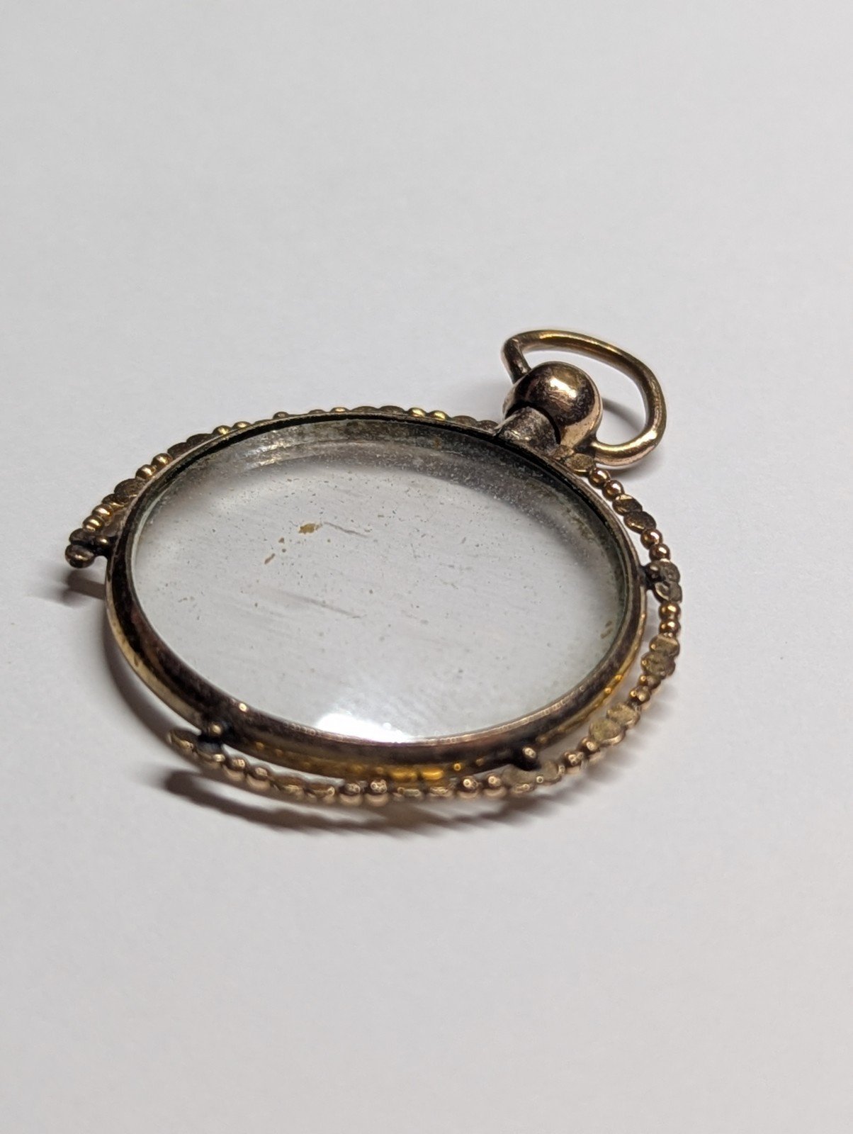 Vintage/Antique Gold Tone Locket | 2.5cm Diameter - Image 3