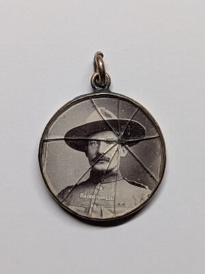 Antique Gold Tone Robert Baden-Powell And Lord Roberts Boer War Pendant Cracked
