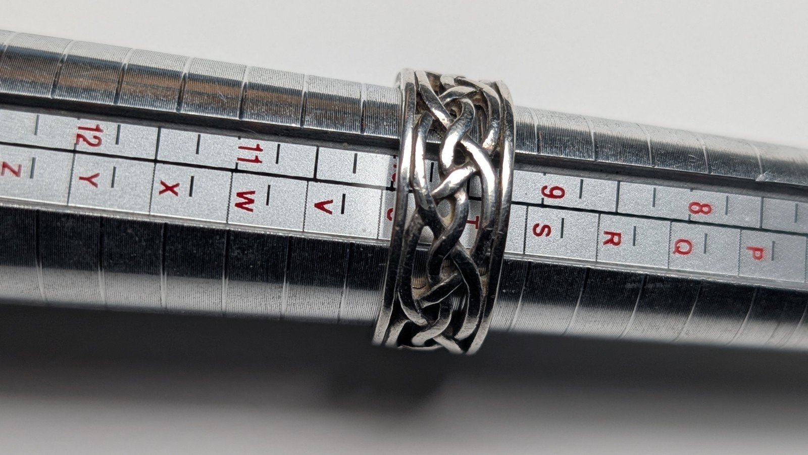 Vintage Sterling Silver Celtic Weave Ring | Size T 1/2 | 925 Silver - Image 6