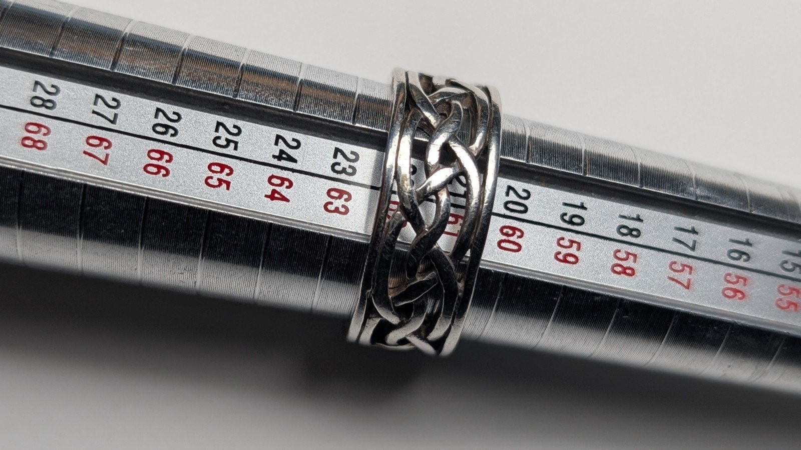 Vintage Sterling Silver Celtic Weave Ring | Size T 1/2 | 925 Silver - Image 7