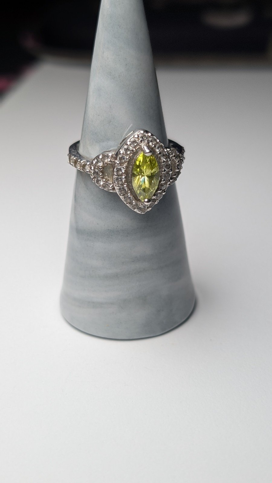 Vintage Sterling Silver Green Peridot Ring | Size Q | 925 Silver