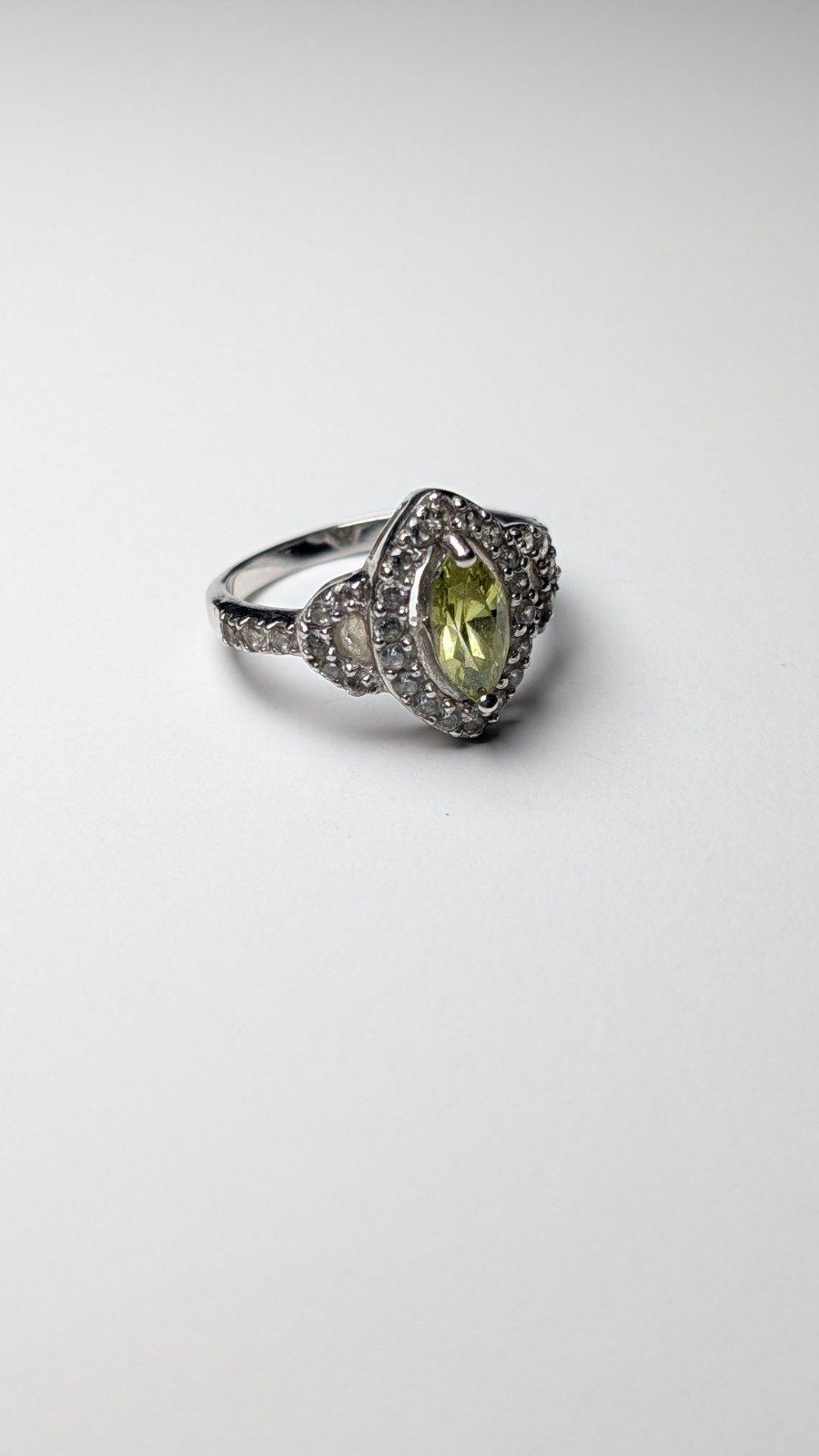 Vintage Sterling Silver Green Peridot Ring | Size Q | 925 Silver - Image 3