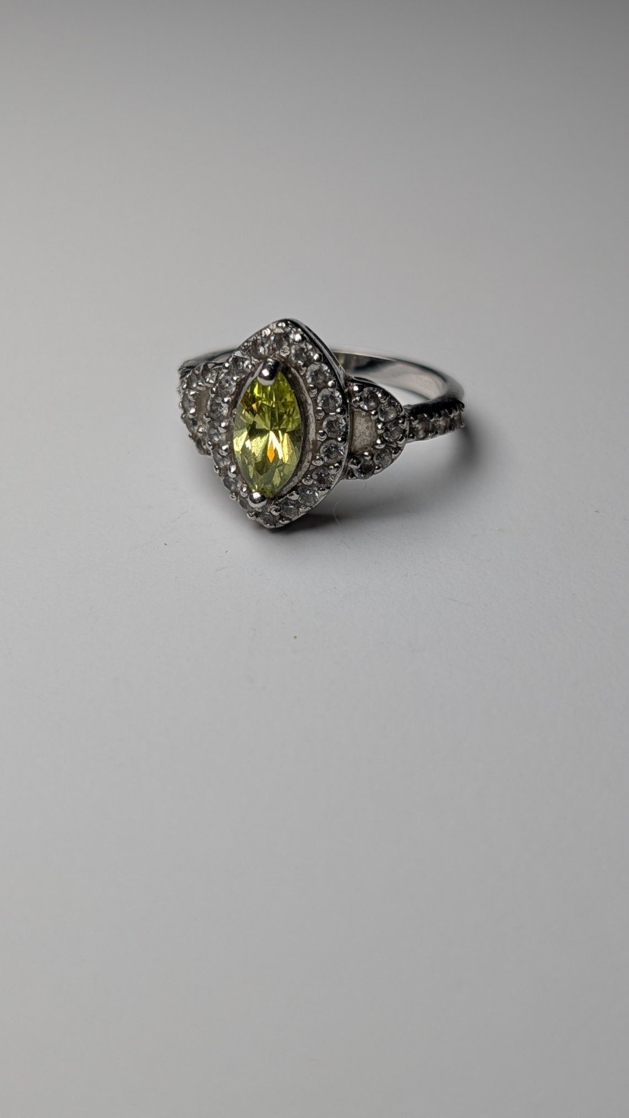 Vintage Sterling Silver Green Peridot Ring | Size Q | 925 Silver - Image 4