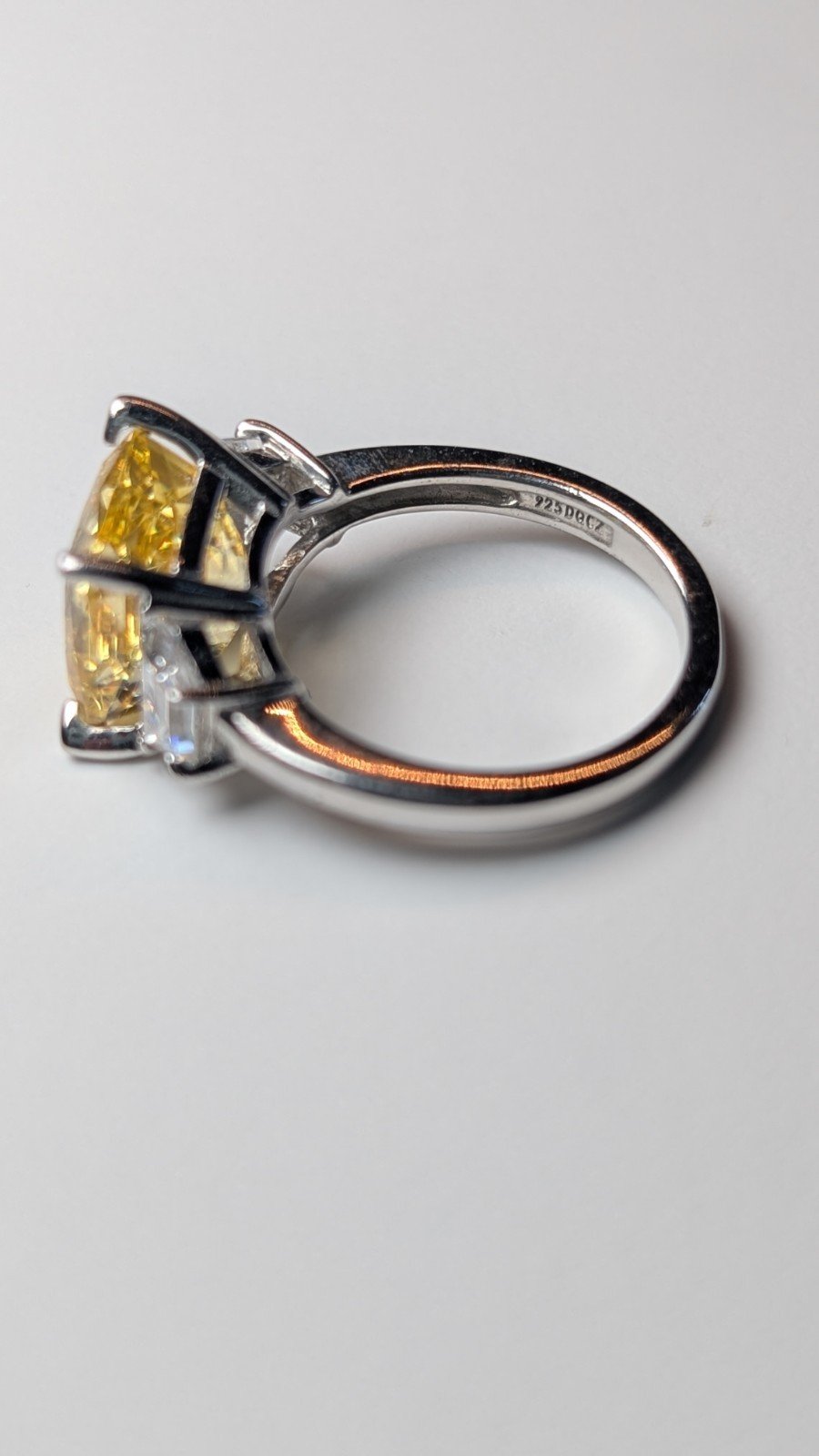 Vintage Sterling Silver Trilogy Clear & Yellow DQCZ Gemstone Ring | Size M 1/2 - Image 4