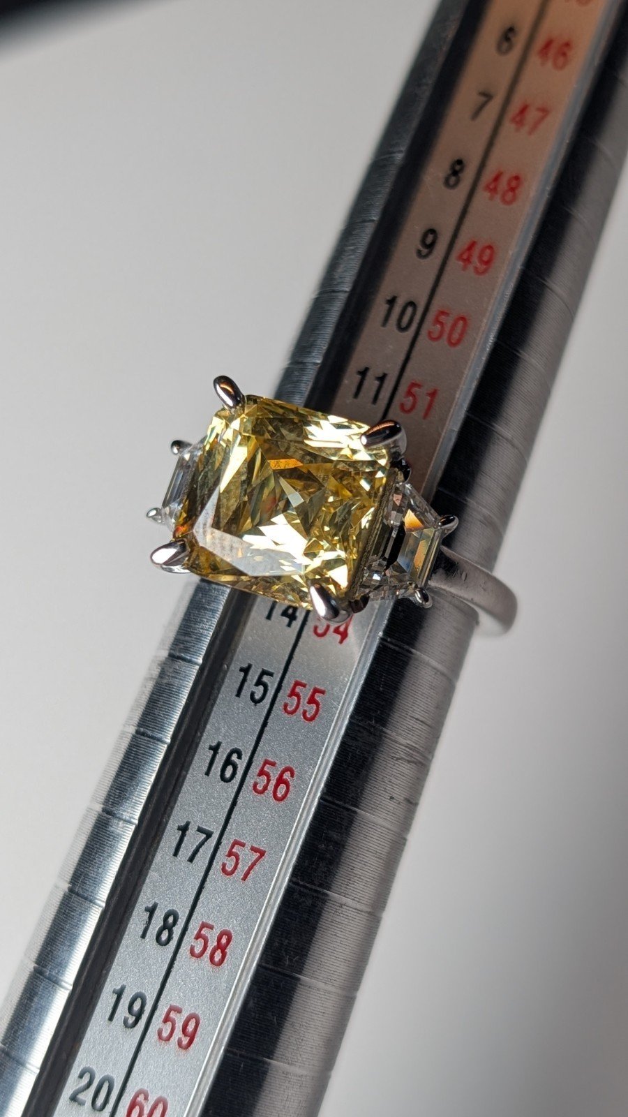 Vintage Sterling Silver Trilogy Clear & Yellow DQCZ Gemstone Ring | Size M 1/2 - Image 7