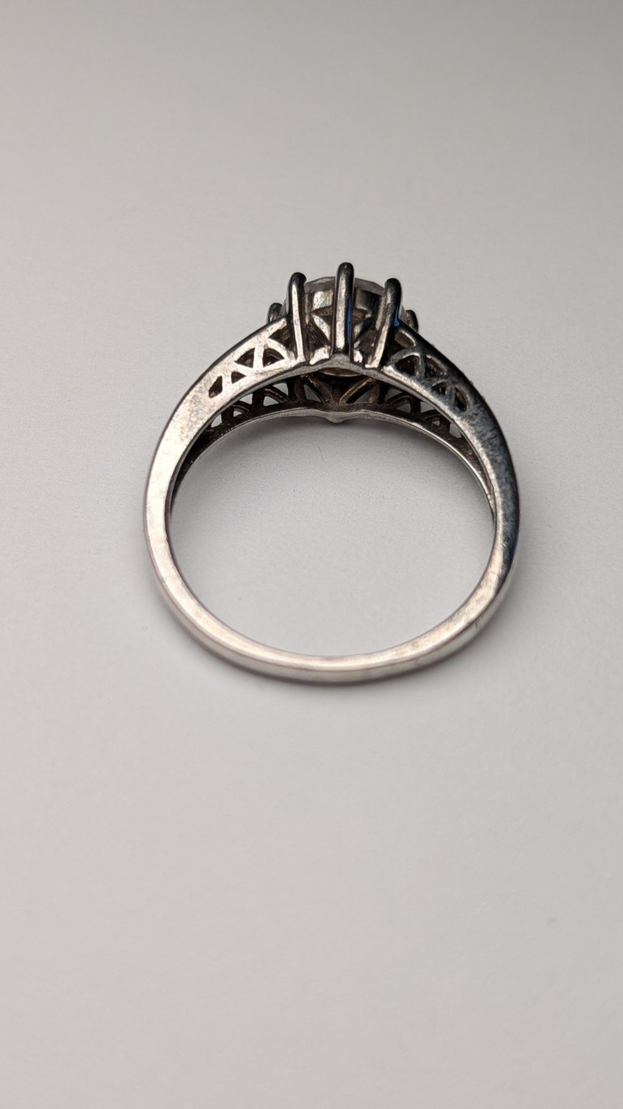 Vintage Sterling Silver Clear Gemstone Ring | Size R | 925 Silver - Image 2