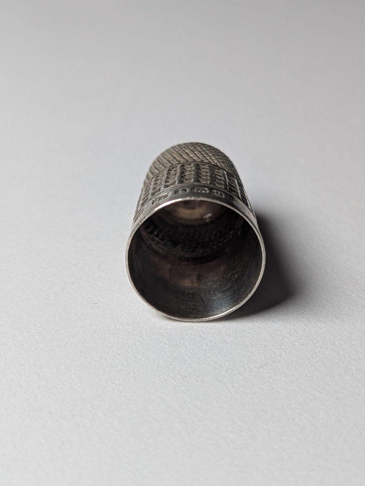 Vintage / Antique Sterling Silver Thimble Squares & Dots Design | Weight: 2.86g - Image 4