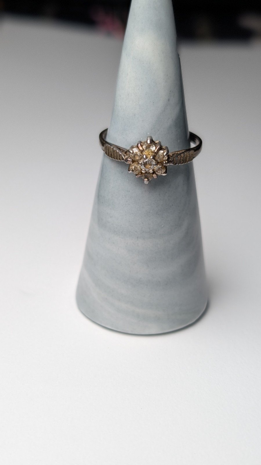 Vintage Sterling Silver Cluster Clear Gemstone Ring | Size Q | Cluster Ring - Image 3