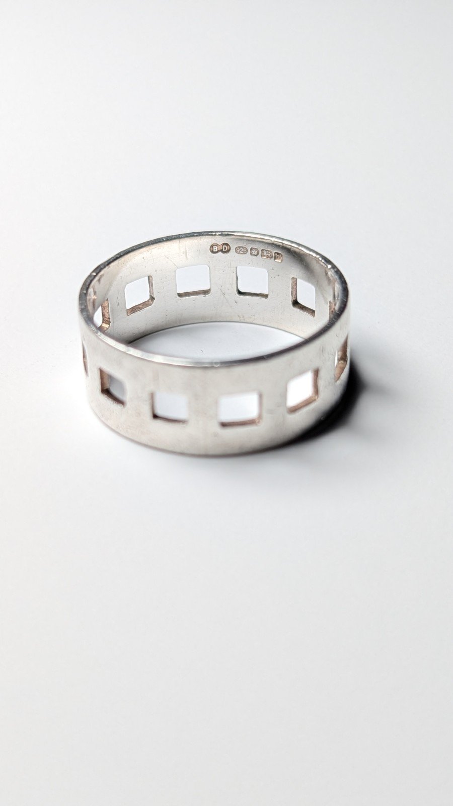 Vintage Sterling Silver Square Holes Band Ring | Size R | 925 Silver - Image 4