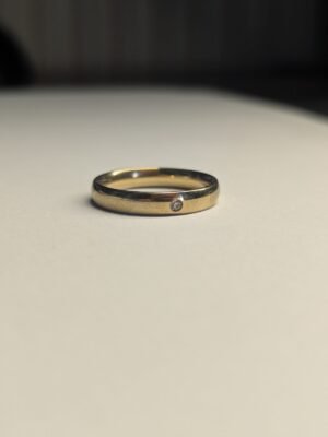 Costume Jewellery Gold Tone Band With Clear Stone Ring | Size S 1/2