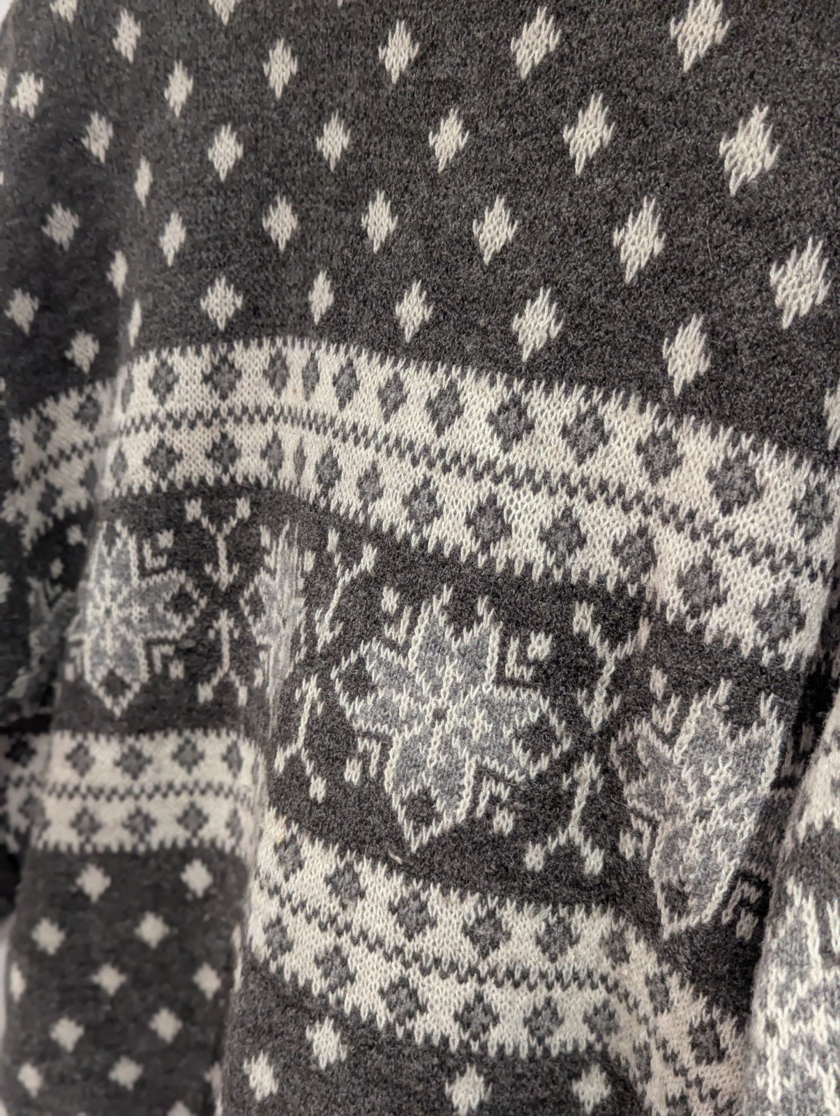 Vintage Exhaust Grey And White Winter Christmas Jumper Size Large Marks See Pics - Image 4