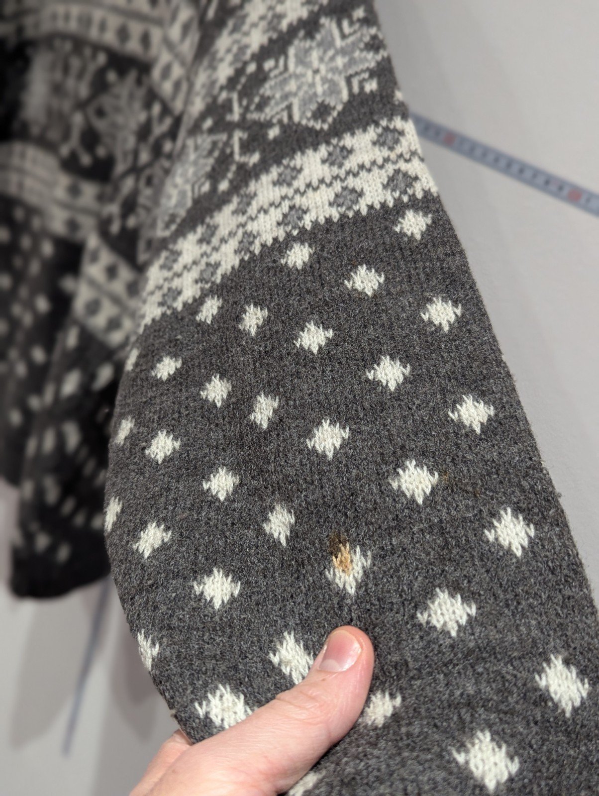 Vintage Exhaust Grey And White Winter Christmas Jumper Size Large Marks See Pics - Image 6