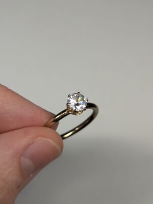 Vintage Costume Jewellery Solitaire CZ Gold Tone Ring | Size P | Solitaire Ring