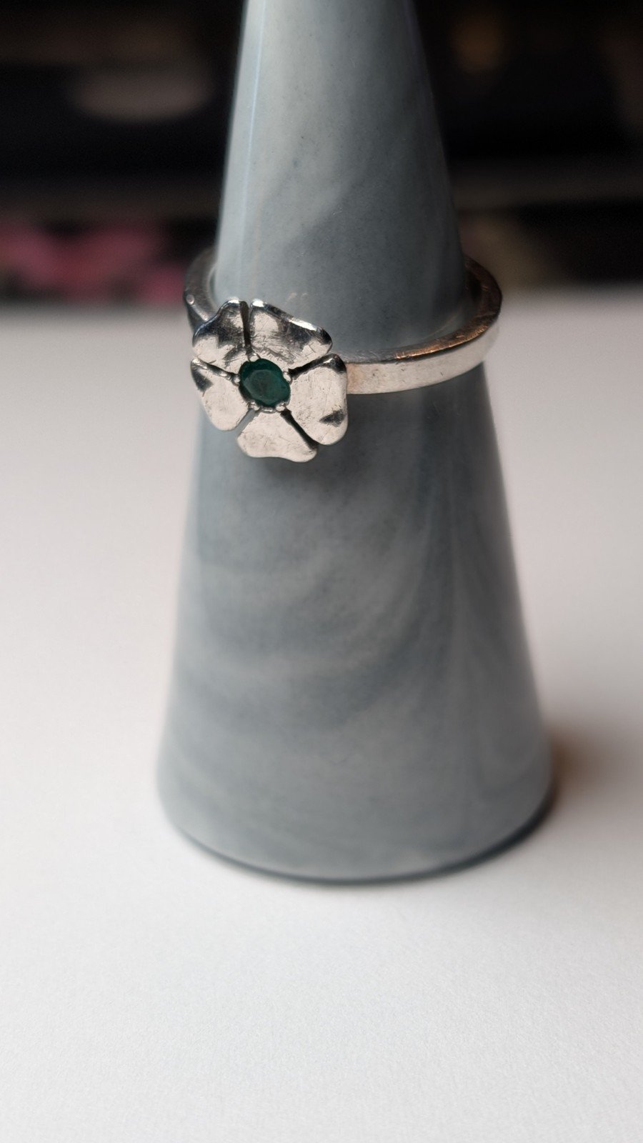 Vintage Sterling Silver Green Gemstone Flower Ring | Size O | 925 Silver - Image 5