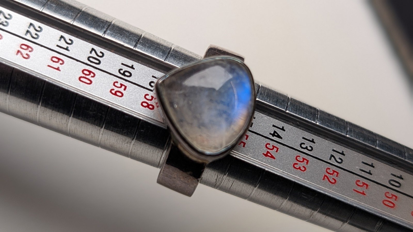 Vintage Sterling Silver Chunky Moonstone Gemstone Ring | Size P | 925 Silver - Image 8