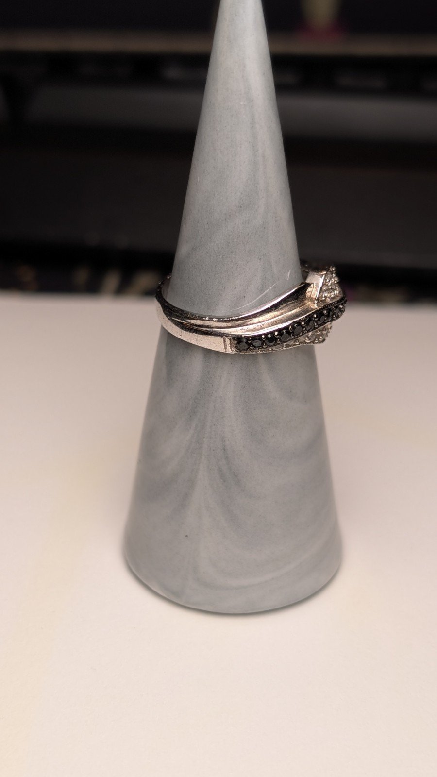 Vintage Sterling Silver Black & White Cluster Leaf Ring | Size P | 925 Silver - Image 5