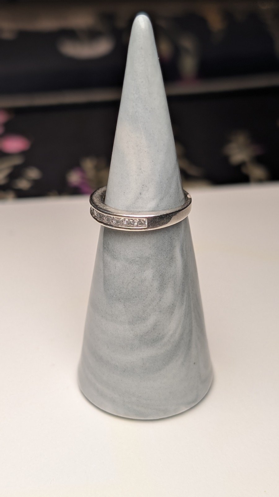 Vintage Sterling Silver Channel Set Ring | Size J 1/2 | 925 Silver - Image 4