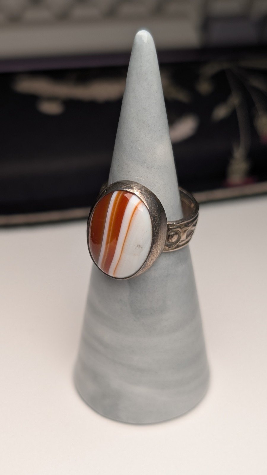 Vintage Sterling Silver 1973 Edinburgh Celtic Banded Agate Ring | Size L | 925 - Image 5