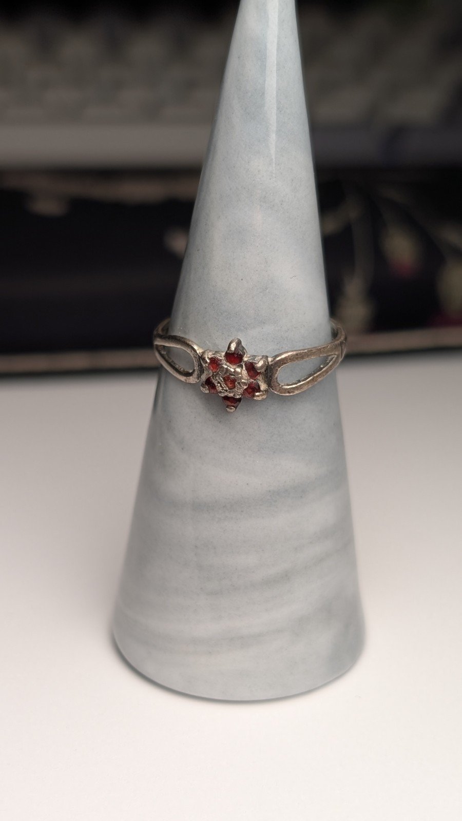 Vintage Sterling Silver 1979 Red Garnet Cluster Ring | Size Q | 925 Silver - Image 3