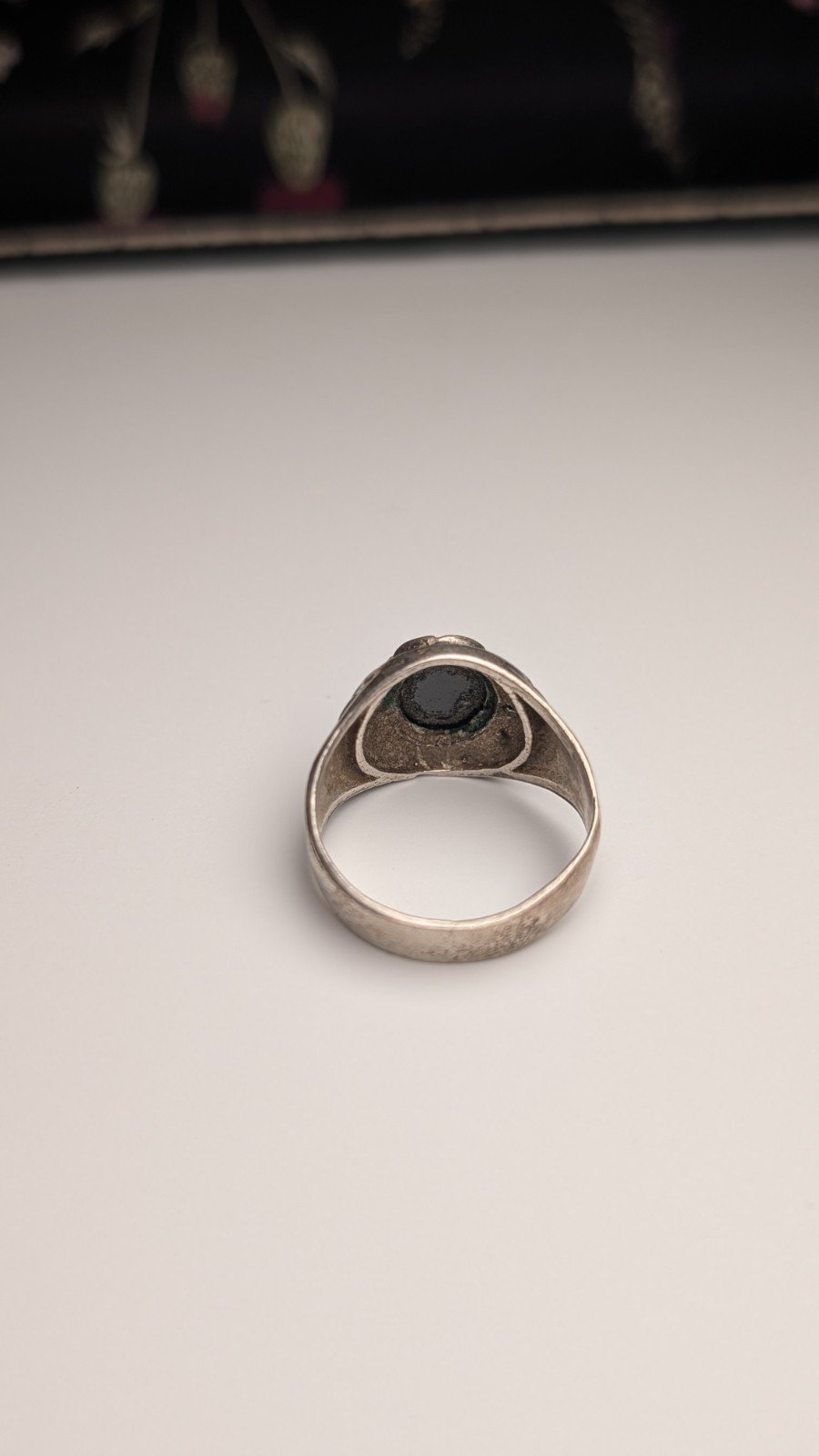 Vintage Sterling Silver 1965 Egyptian Black Onyx Ring | Size P | 925 Silver - Image 5