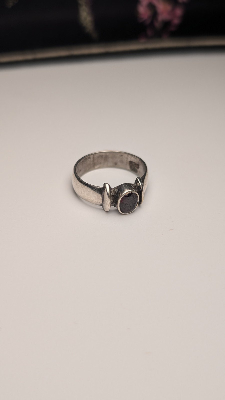 Vintage Sterling Silver Red Garnet Ring | Size O 1/2 | 925 Silver - Image 2