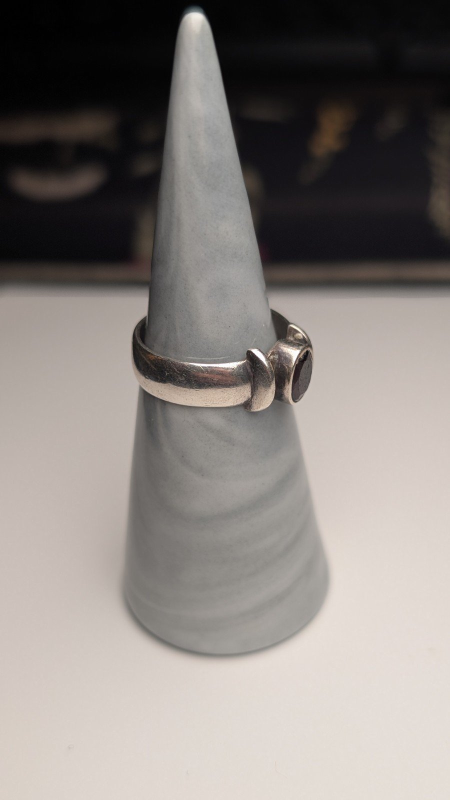 Vintage Sterling Silver Red Garnet Ring | Size O 1/2 | 925 Silver - Image 4