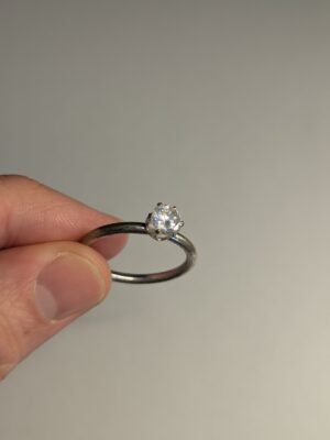 Costume Jewellery Solitaire Style Silver Tone Ring Size S 1/2