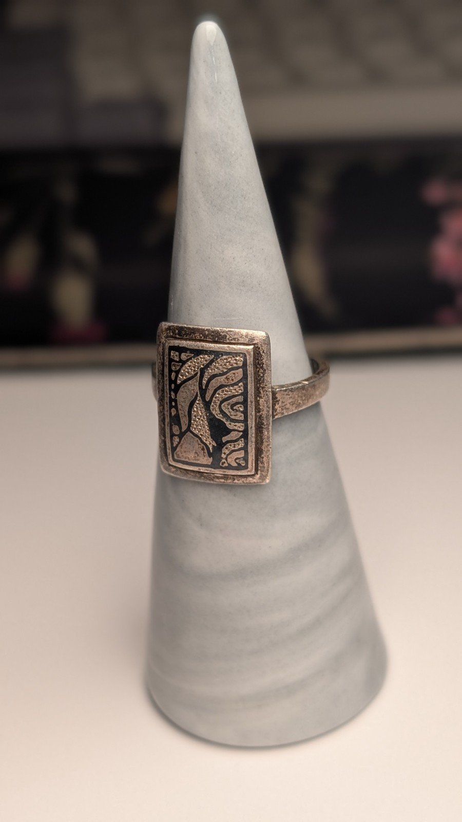 Vintage Sterling Silver Abstract Etched Plaque Design Ring | Size M 1/2 | 925 - Image 4