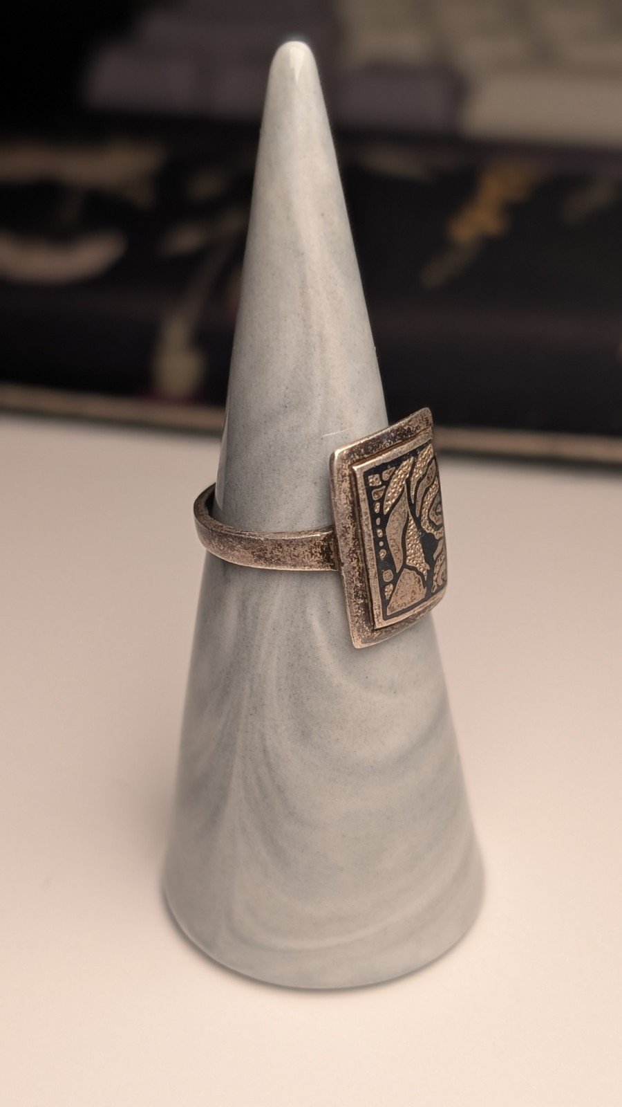 Vintage Sterling Silver Abstract Etched Plaque Design Ring | Size M 1/2 | 925 - Image 7