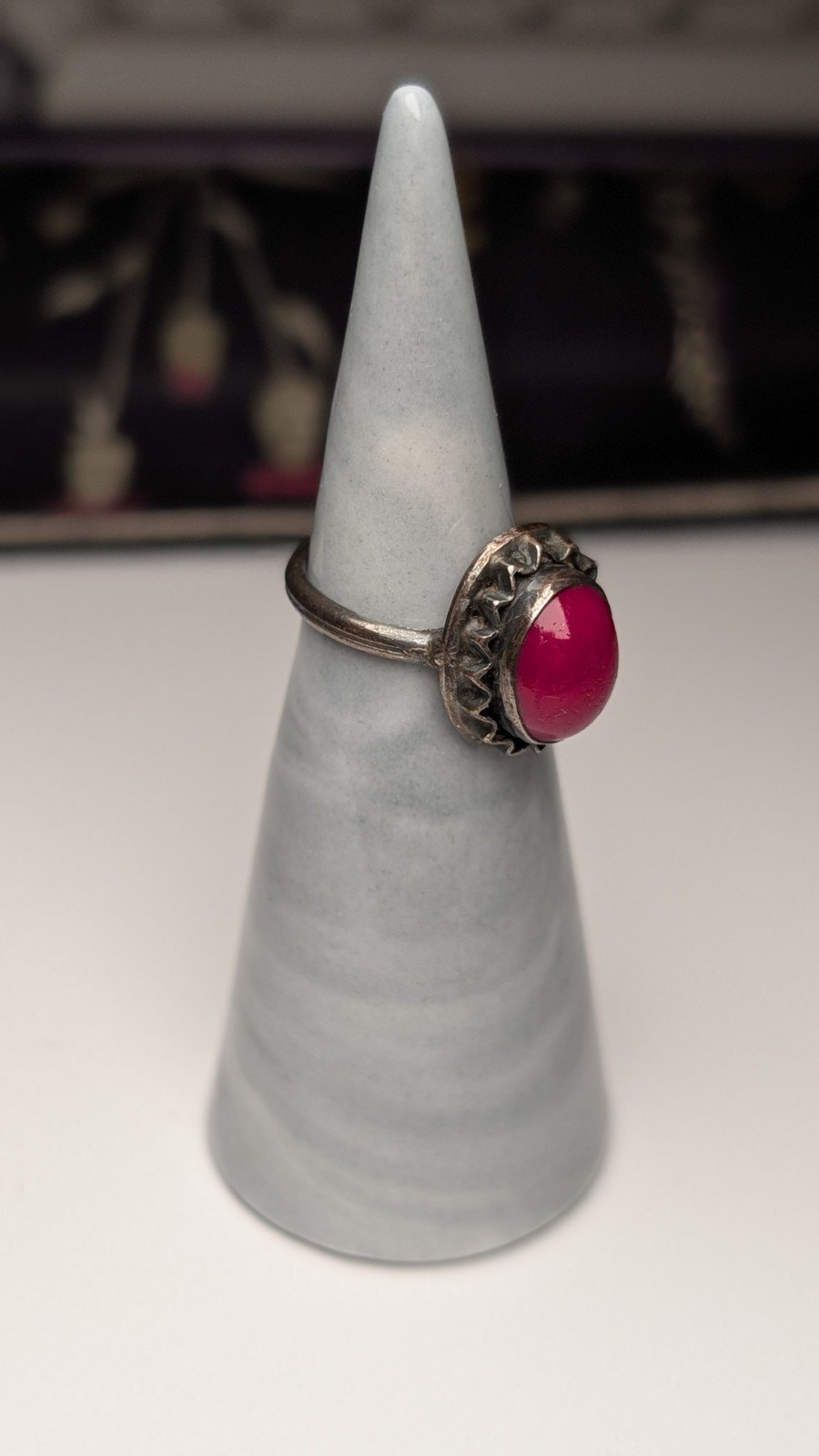 Vintage Sterling Silver Red Gemstone Ring | Size H 1/2 | 925 Silver - Image 6