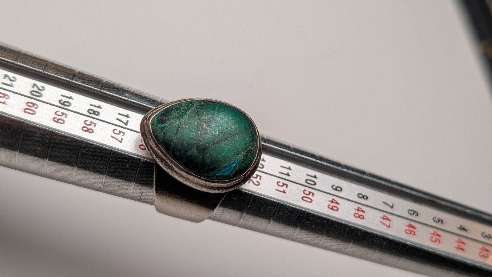 Vintage Sterling Silver Green Gemstone Teardrop Ring | Size N 1/2 | 925 Silver - Image 8