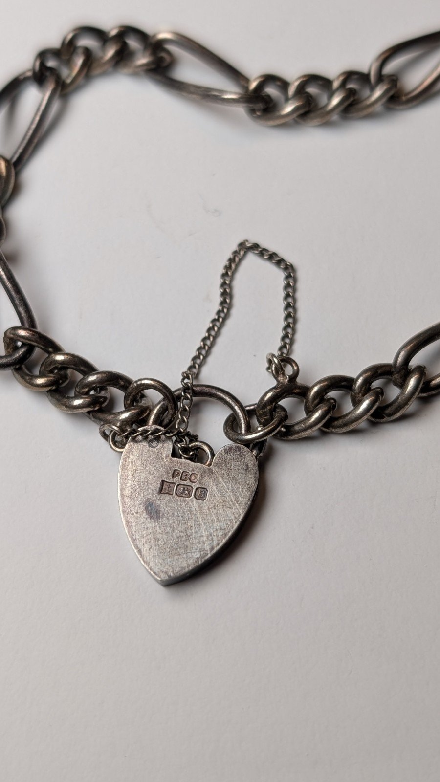 Vintage Sterling Silver 1974 Heart Padlock Bracelet | 13.69g | 925 Silver | 17cm - Image 2