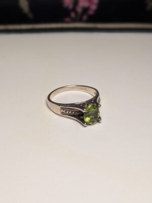 Vintage Sterling Silver Peridot Ring | Size T 1/2 | 925 Silver