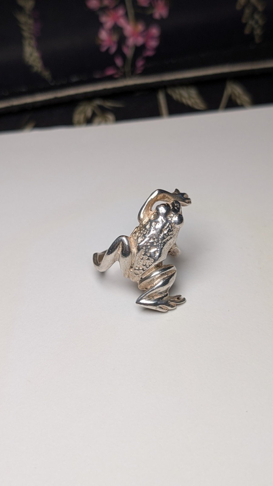 Vintage Sterling Silver Large Frog Ring | Size K | 925 Silver - Image 2