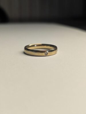Costume Jewellery Gold Tone Band With Clear Stone Ring | Size S 1/2