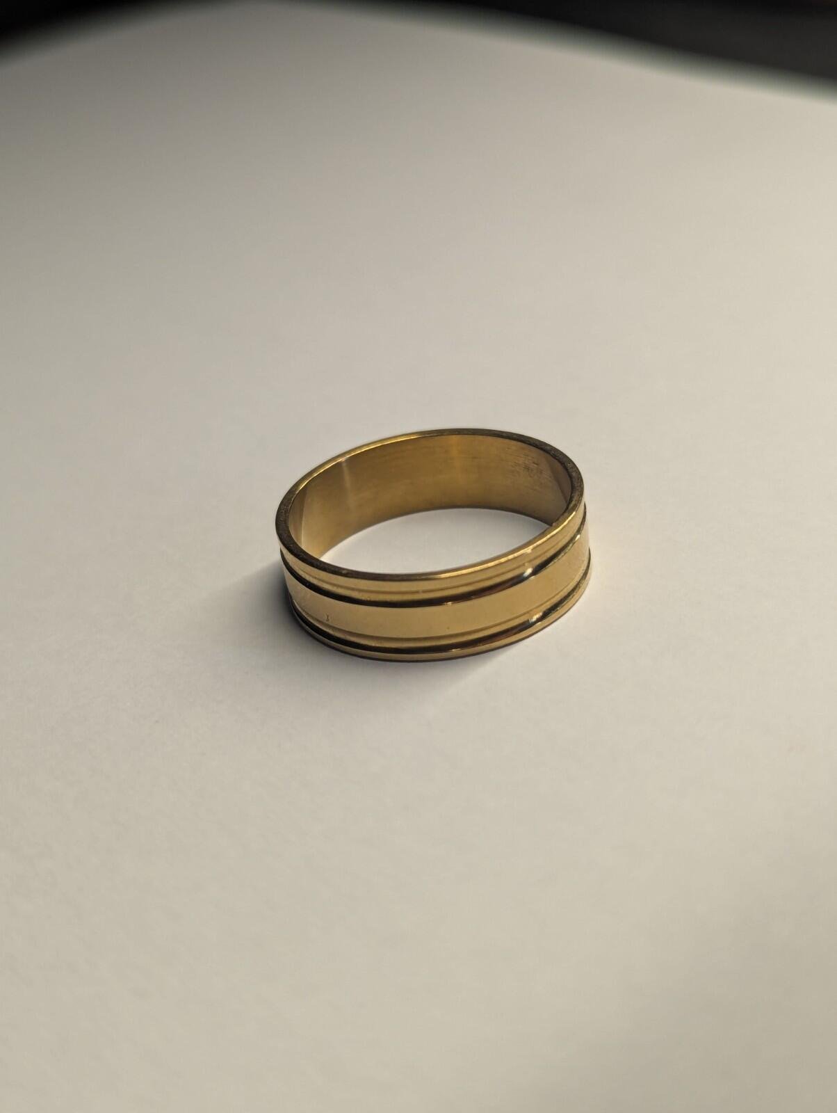 Costume Jewellery Chunky Gold Tone Band Ring | Size W 1/2 - Image 3