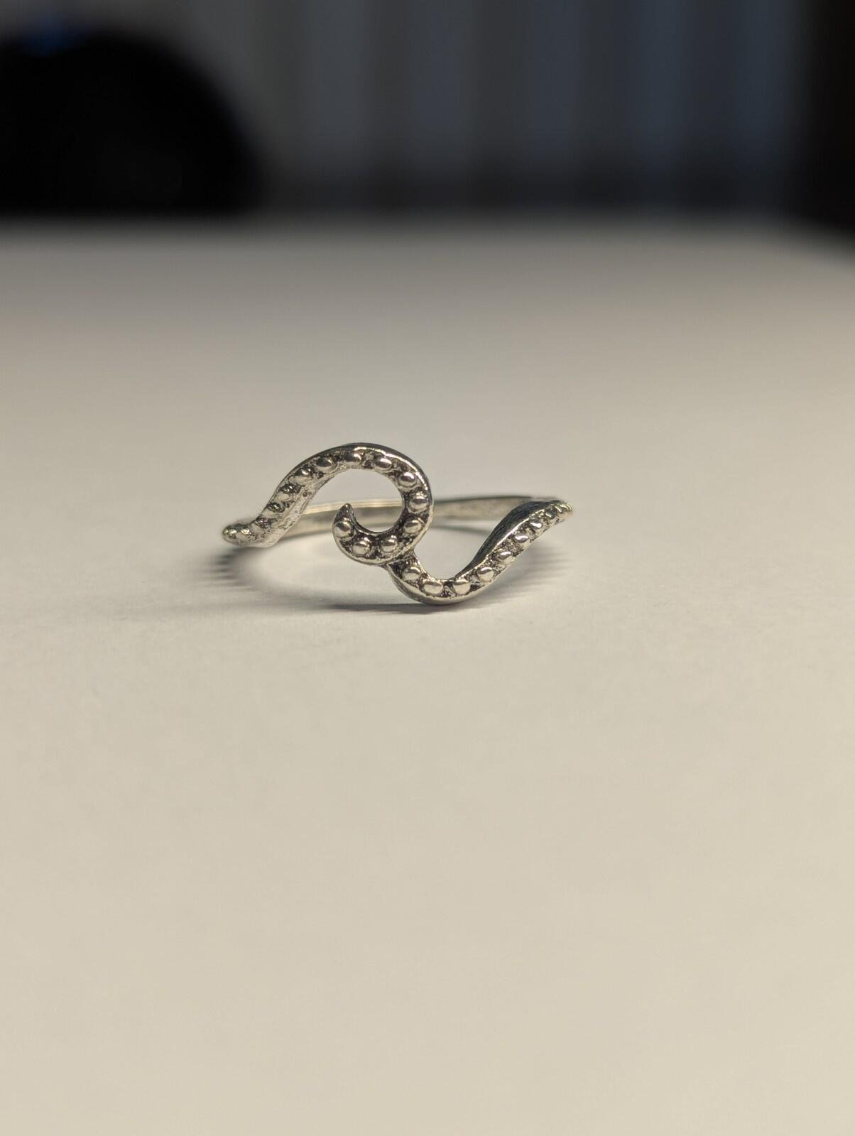 Costume Jewellery Tenticle Style Silver Tone Ring Size K 1/2