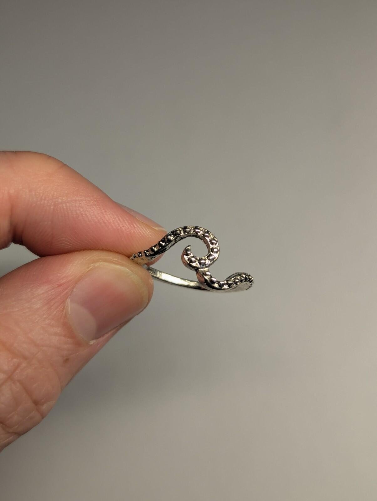 Costume Jewellery Tenticle Style Silver Tone Ring Size K 1/2 - Image 2