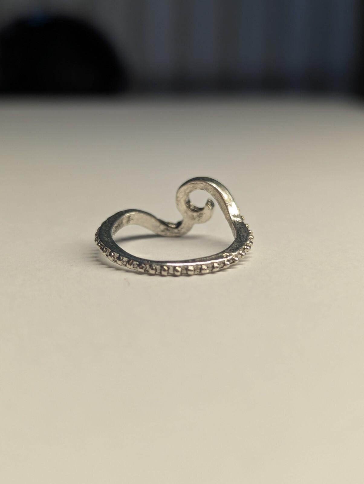 Costume Jewellery Tenticle Style Silver Tone Ring Size K 1/2 - Image 4