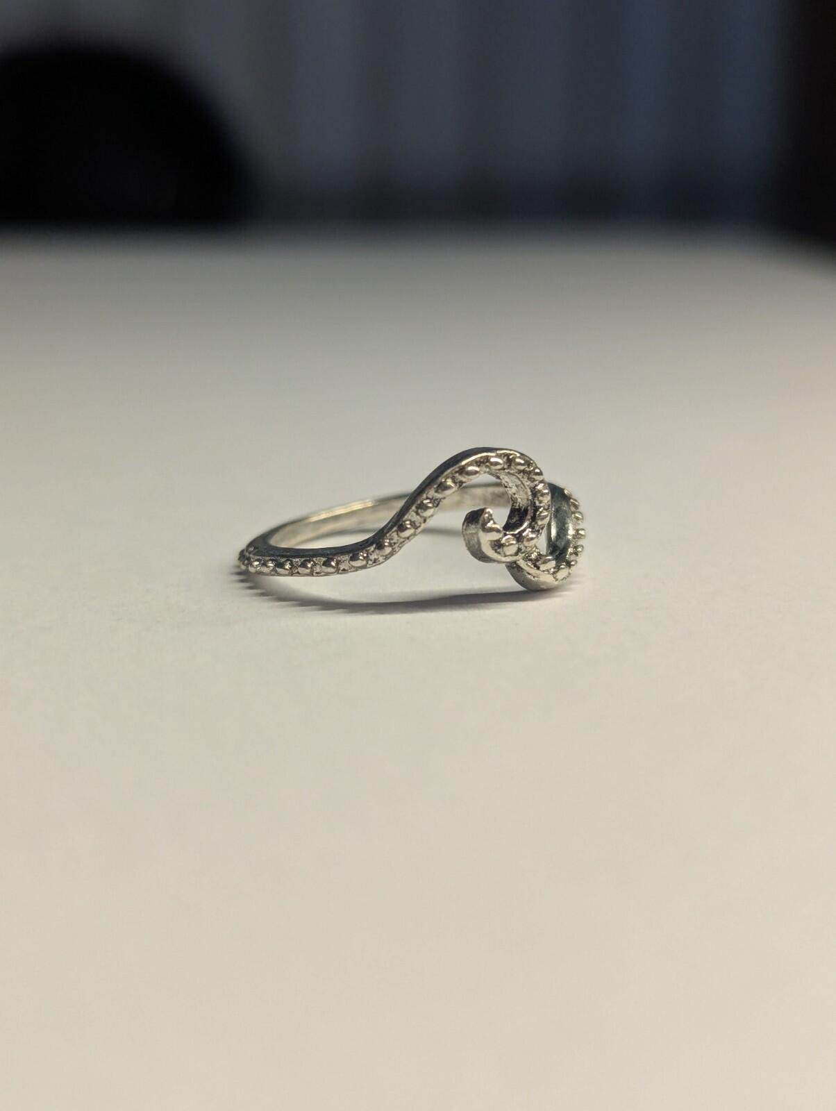 Costume Jewellery Tenticle Style Silver Tone Ring Size K 1/2 - Image 5