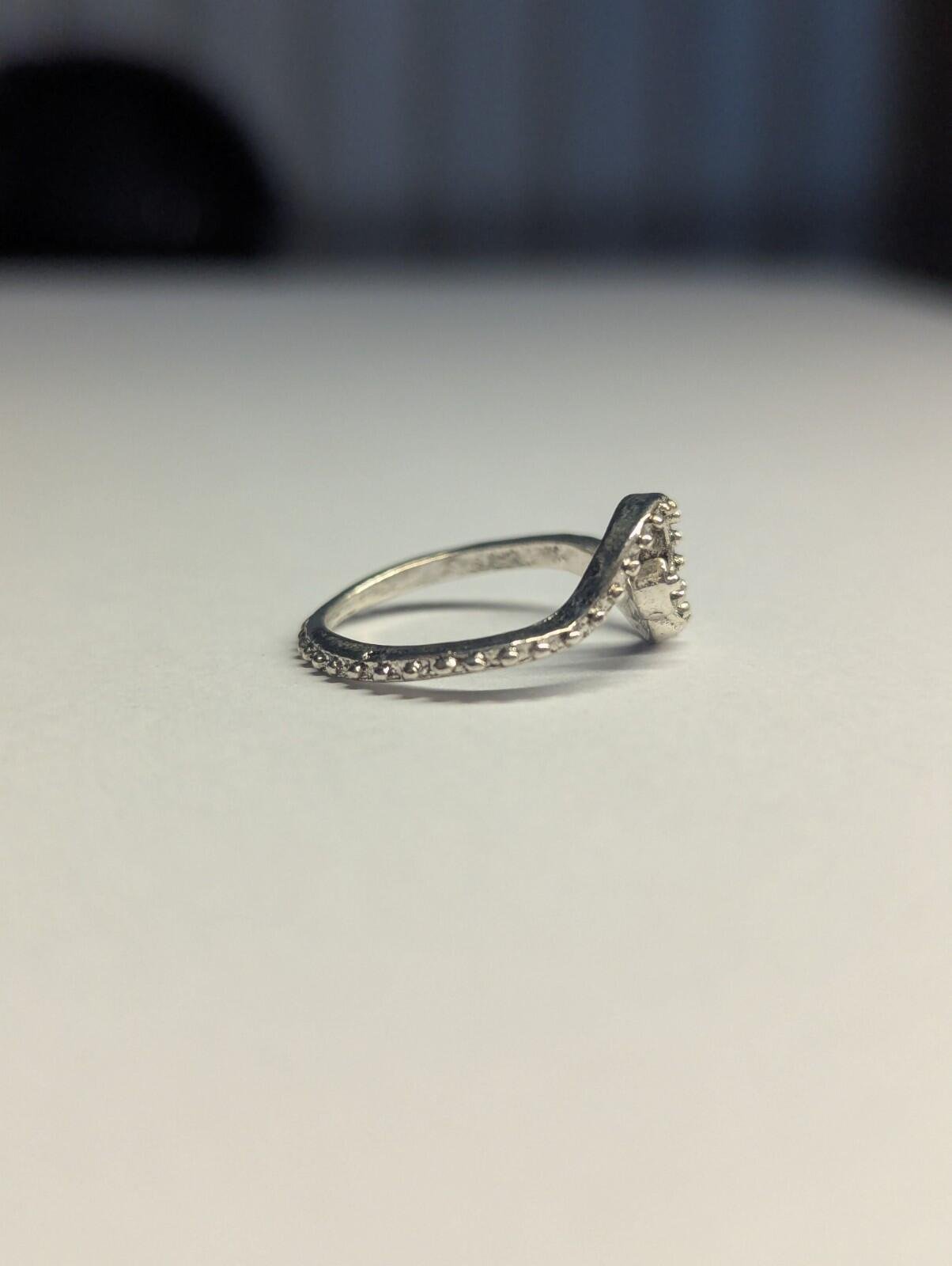Costume Jewellery Tenticle Style Silver Tone Ring Size K 1/2 - Image 8