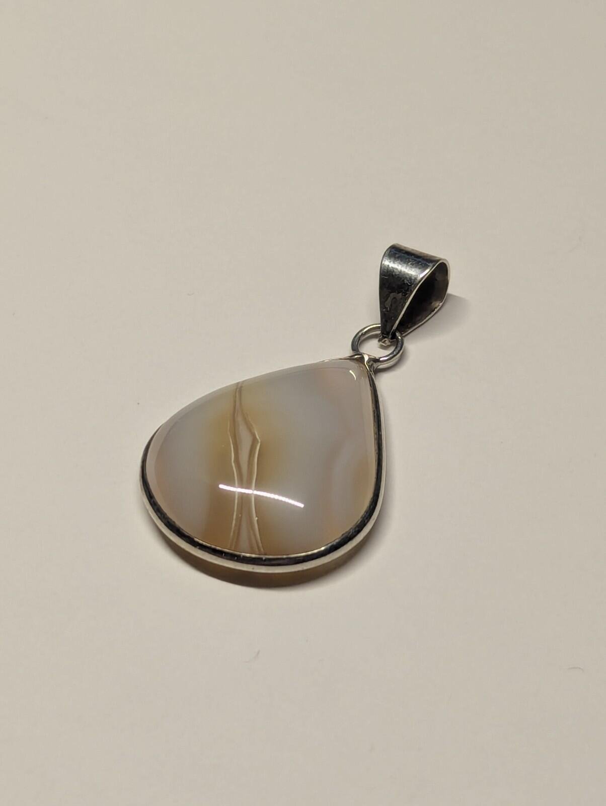 Vintage Sterling Silver Teardrop Agate Pendant | 925 Silver