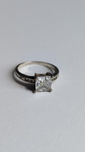 Vintage Sterling Silver Princess Cut Stone Ring | Size Q | 925 Silver