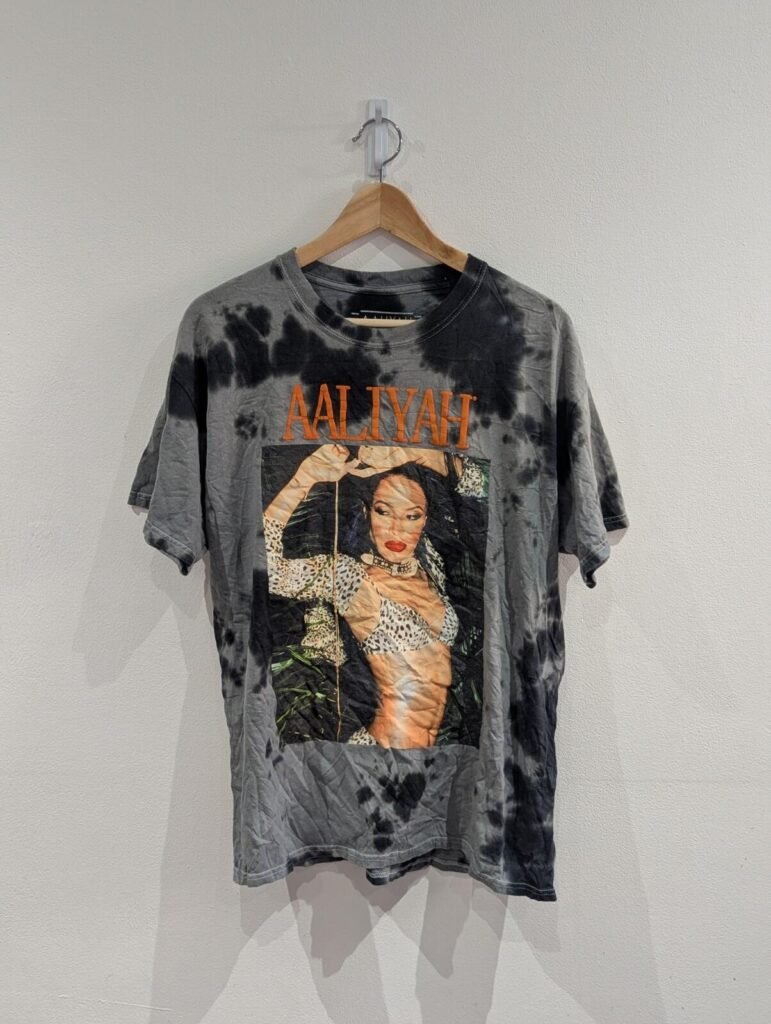 Vintage Style Aaliyah Portrait Grey & Black T Shirt Size Large