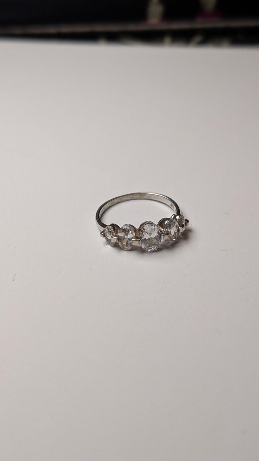 Vintage Sterling Silver CZ 5 Stone Clear Gemstone Ring | Size P 1/2 | 925 - Image 3