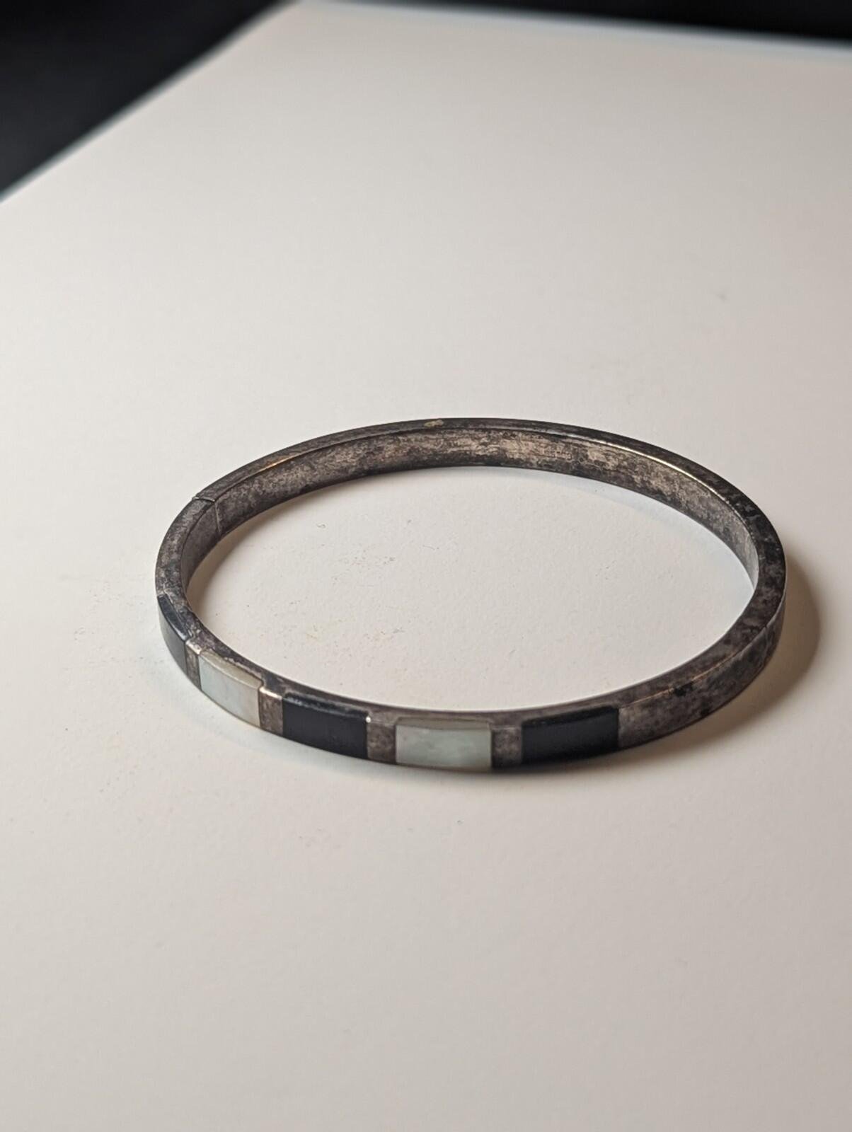 Vintage Sterling Silver Black Onyx & Mother Of Pearl Bangle | 12g | 925 Silver - Image 2