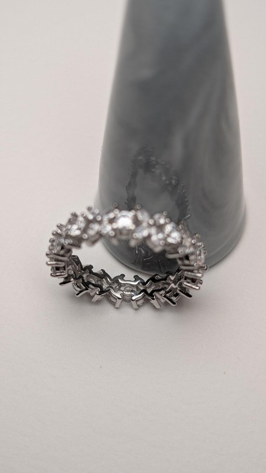 Vintage Sterling Silver CZ Stones Flower Eternity Ring | S 1/2 | 925 Silver - Image 7